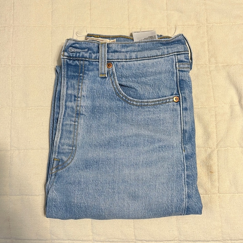 Levi’s rib cage straight jean, light wash